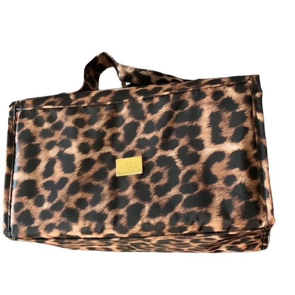 JM New York Handbags - Jm New York Cosmetic Bag